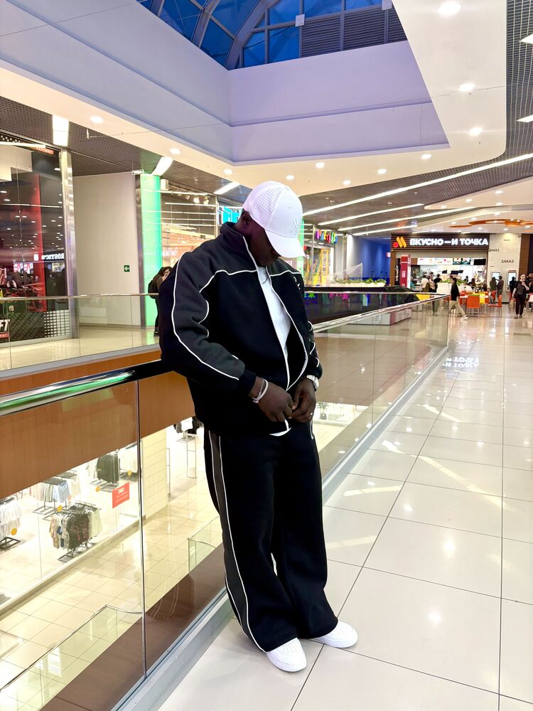 ���������� ������, ���� ������� Drake, 30 ���, ������������ ��� ������, ����� � ���������, c�������� ���������