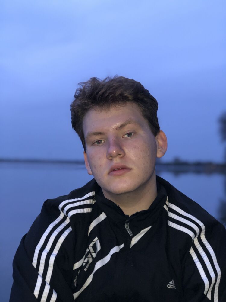  ,   Yan, 20 ,  