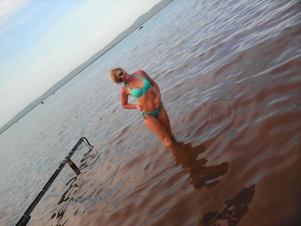  ,   Olia, 44 ,  