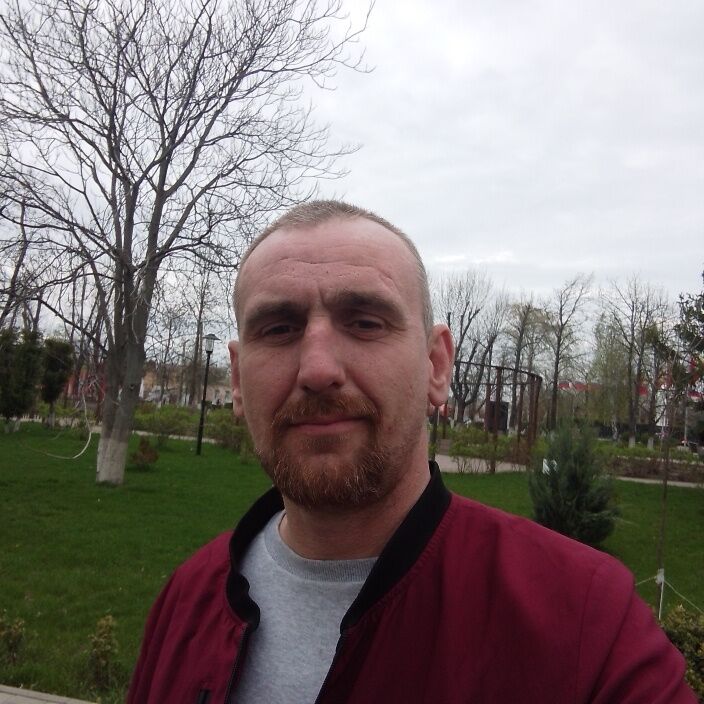  ,   Anton, 38 ,   ,   