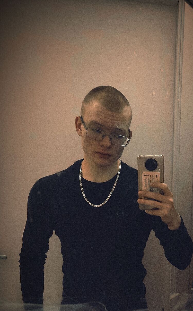  37734476  , 24 ,    