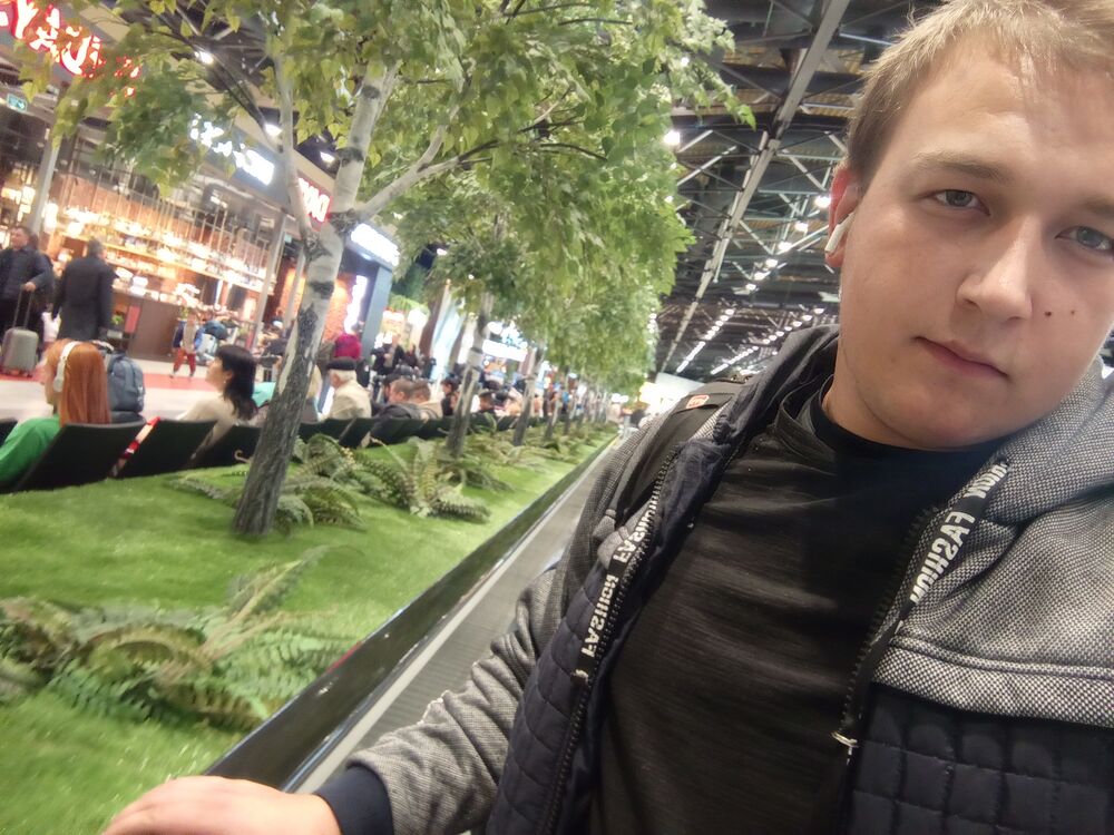  38635476  Vitaly, 24 ,    