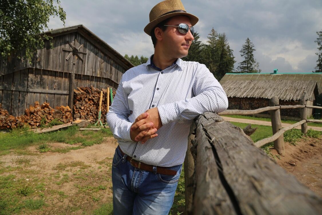  19904896  Firemen, 39 ,    