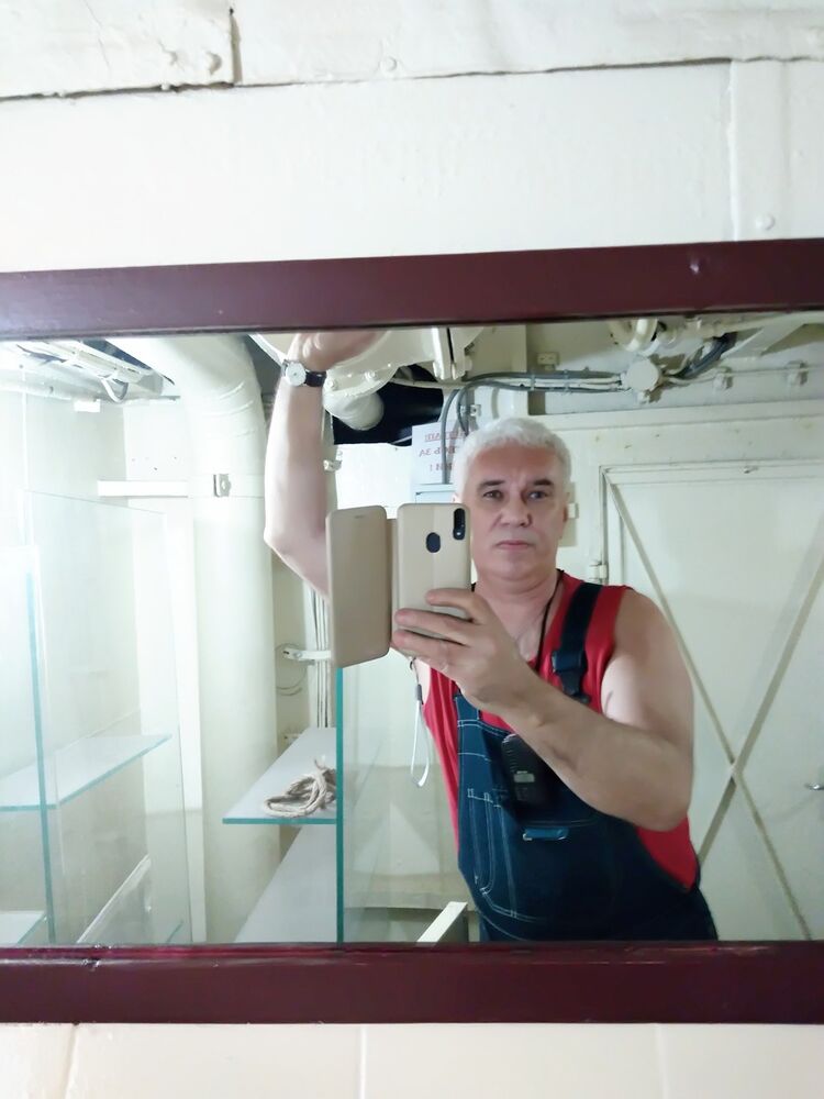  19847676  Oleg, 62 ,    -