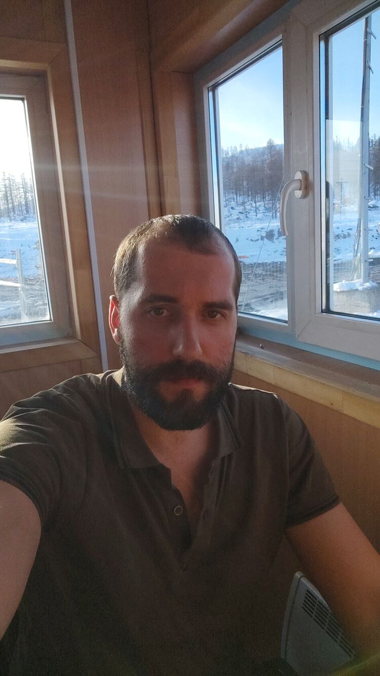  42899956  Alexander, 32 ,    