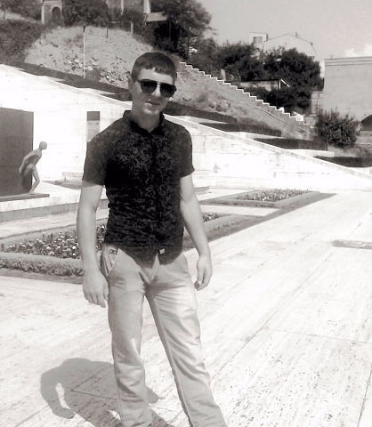  ,   HoV MaNuKyAn, 39 ,  