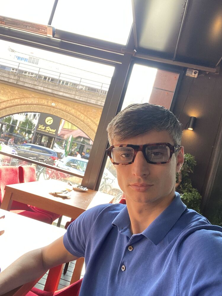  ,   Alex, 36 ,   ,   