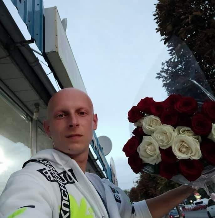  24885736  Vlad, 32 ,    Numana