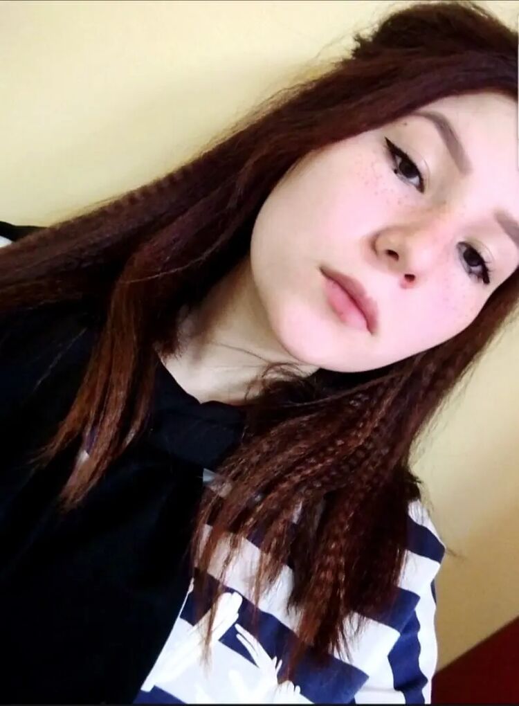  ,   Nadia, 21 ,   