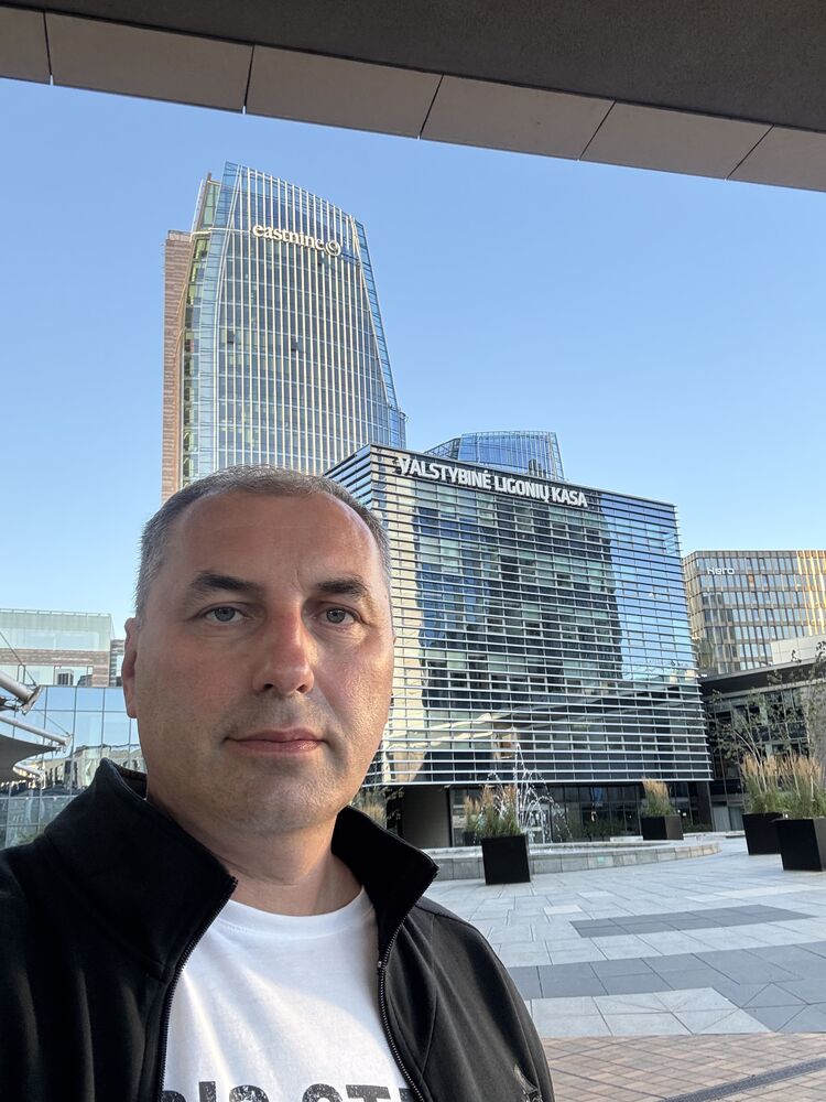  53265626  Dmitri, 48 ,    