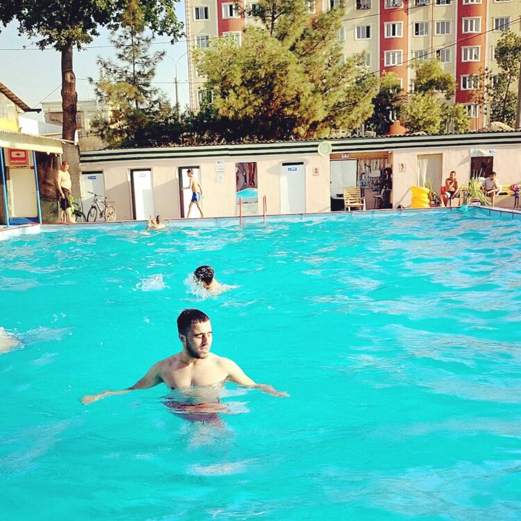  28258476  Behruz, 25 ,    