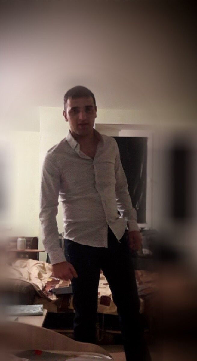  13991806  Rob, 36 ,    