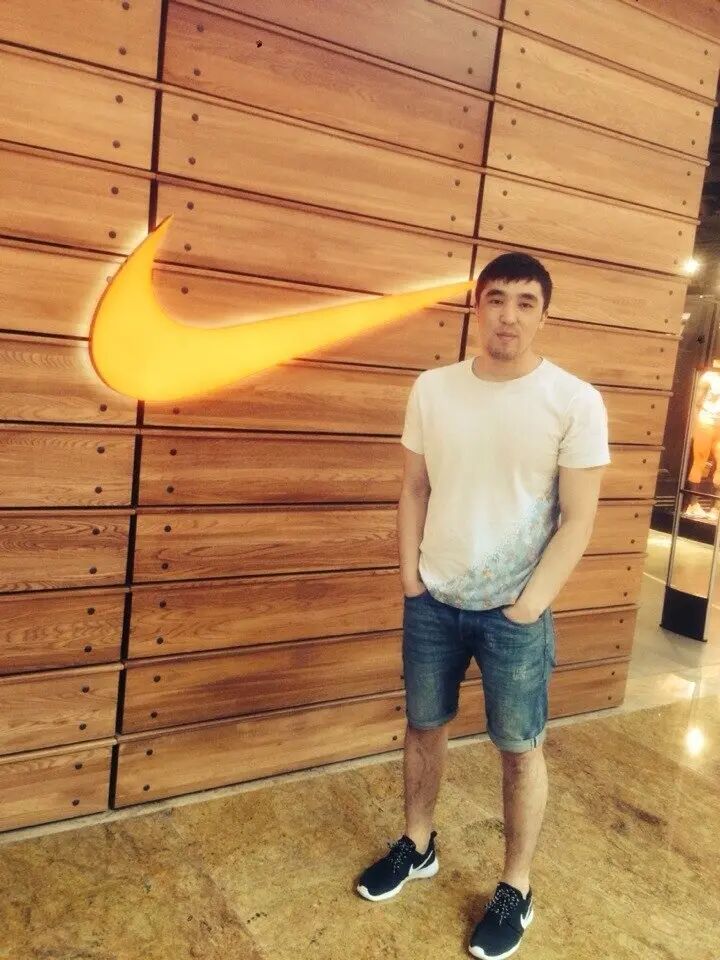  ,   Nursultan, 32 ,   ,   