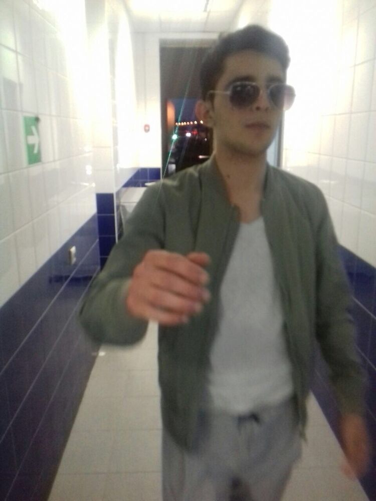  13555226  Eltaj, 32 ,    