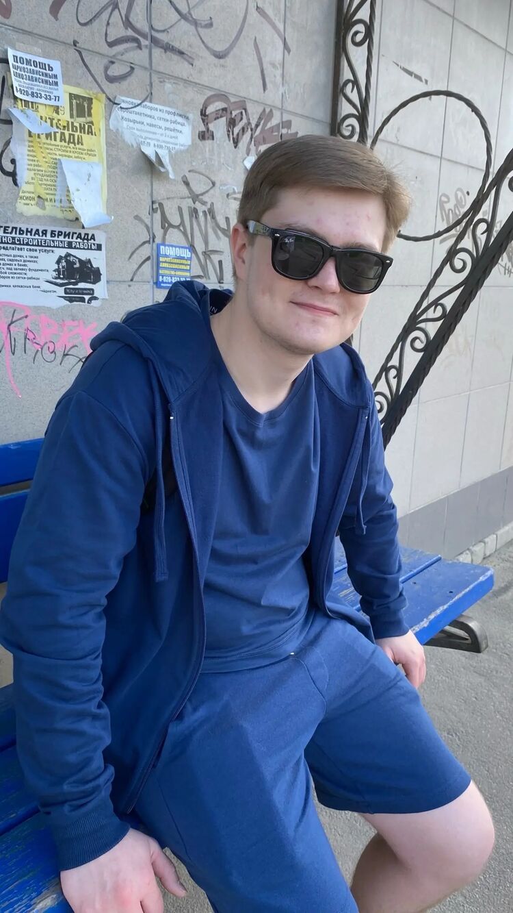  35471986  German, 25 ,    