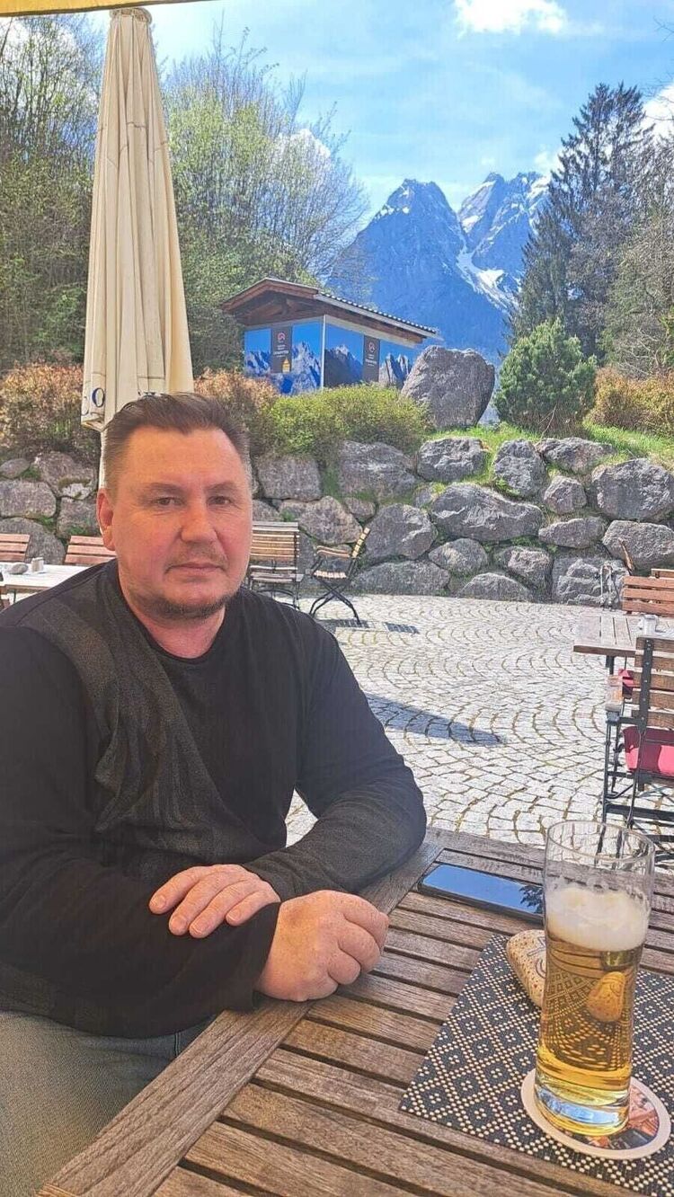  34893146  Vladimir, 54 ,    