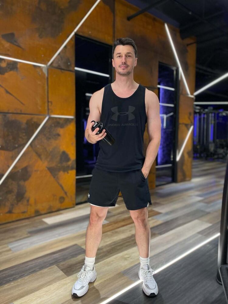  54040356  Vladimir, 35 ,    