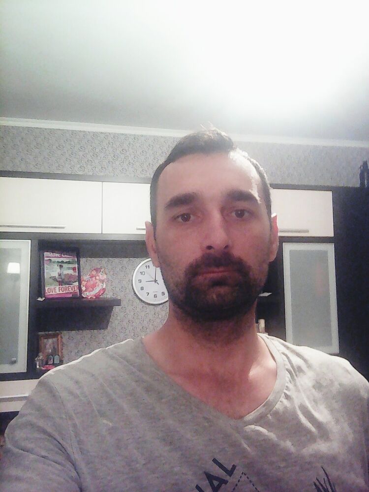  10167646  Andrei, 40 ,    