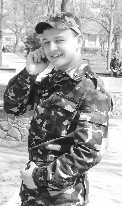  ,   Dima, 32 ,   