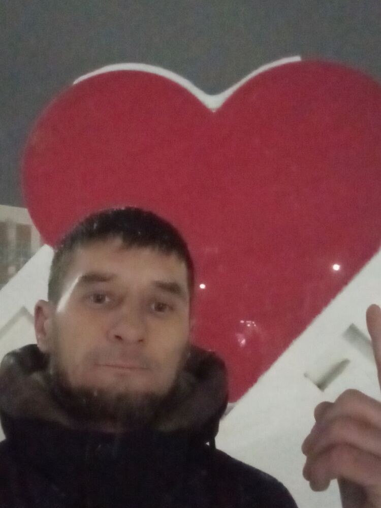  48995856  Makes, 37 ,    