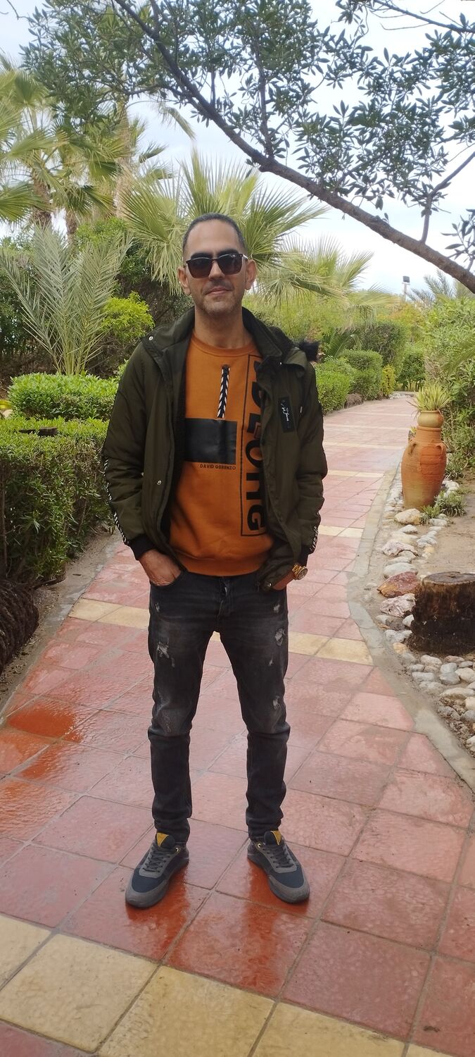  ,   Ahmed, 42 ,   ,   , c 