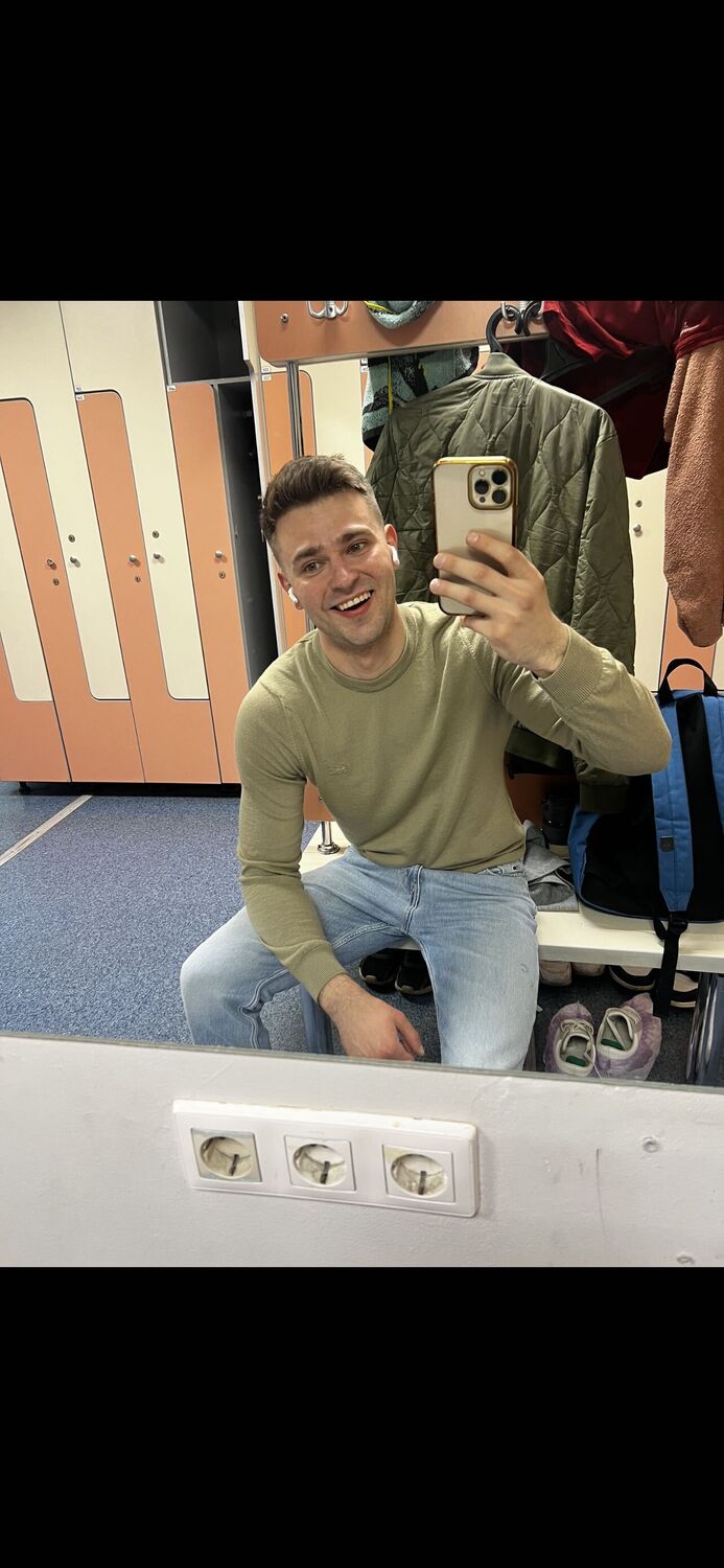  ,   Maxim, 31 ,   ,   