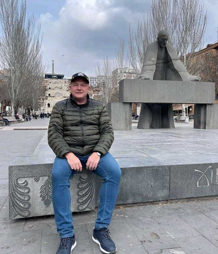  34700366  JOHN, 59 ,    