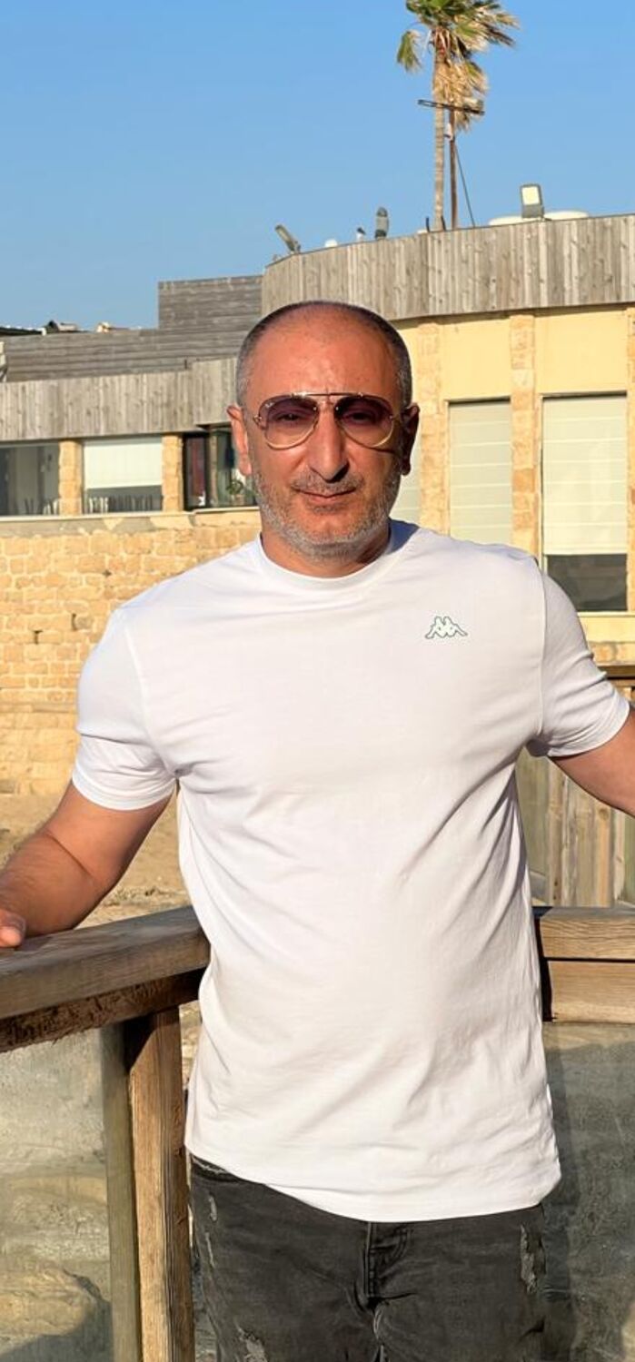  50060346  Igor, 47 ,    Holon