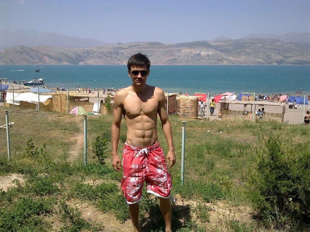  5643916  Timur, 34 ,    