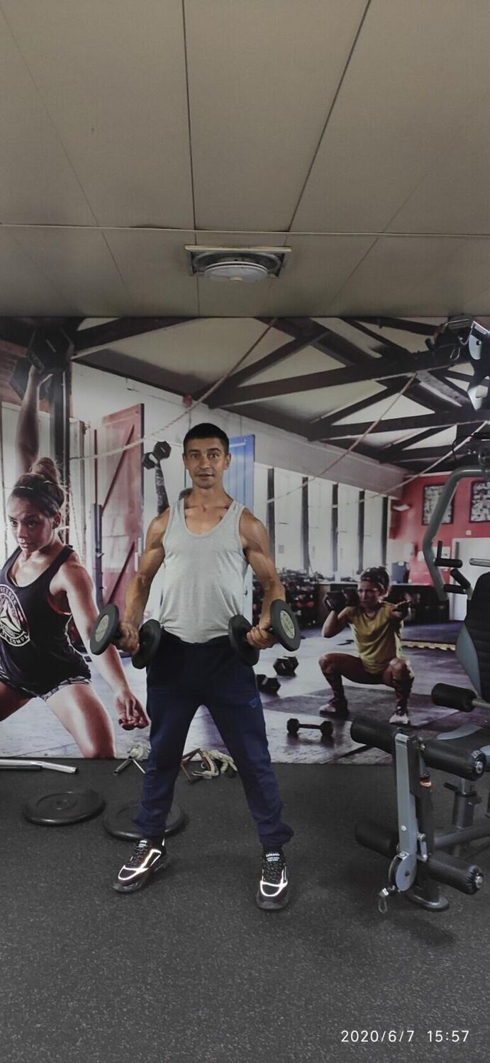  27672636  Miki, 33 ,    