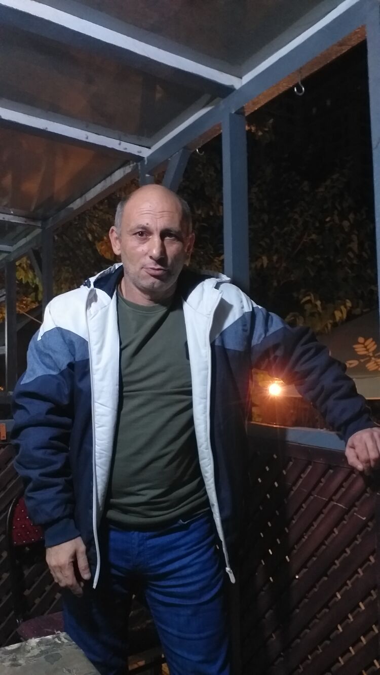  ,   Emil, 48 ,   ,   