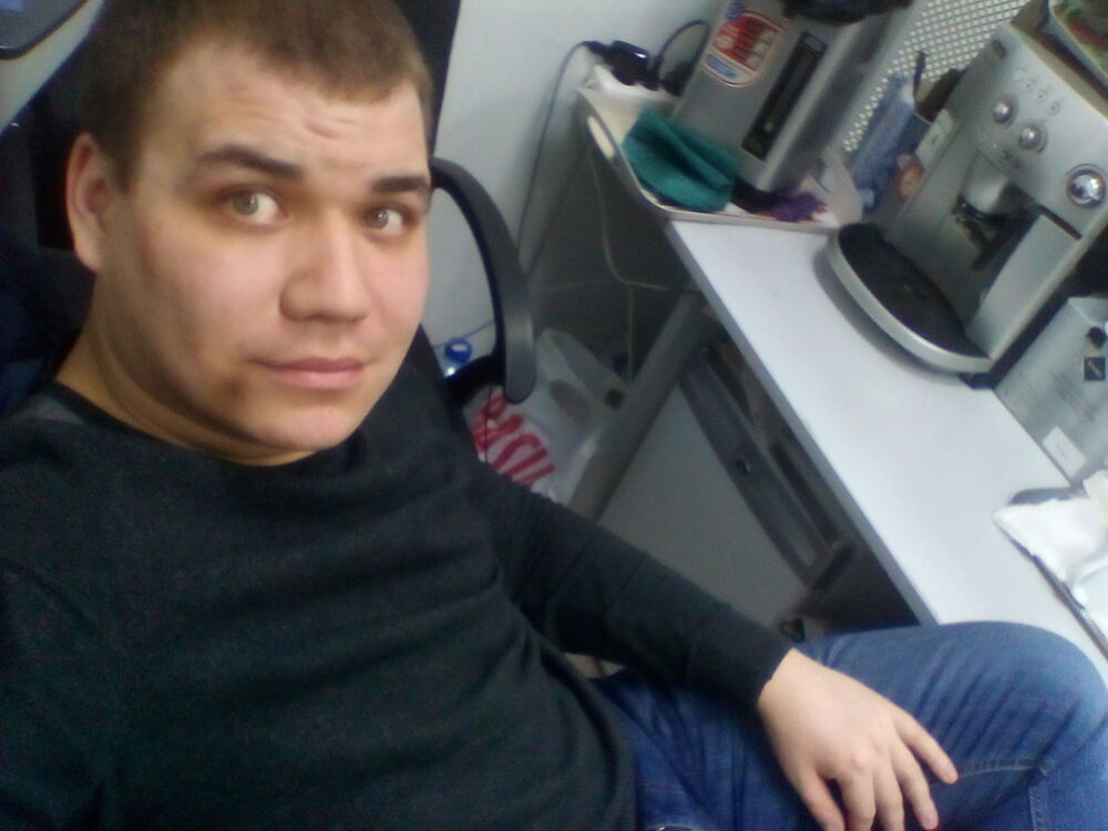  30222896  Stanislav, 35 ,    