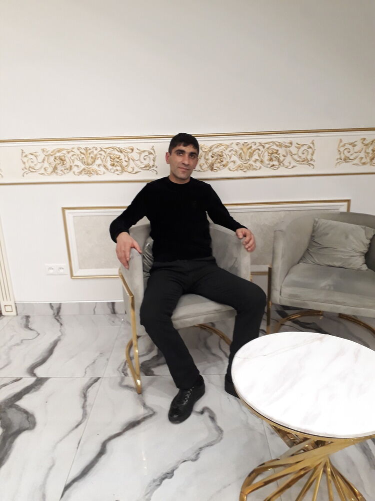  21082206  Aram, 35 ,    
