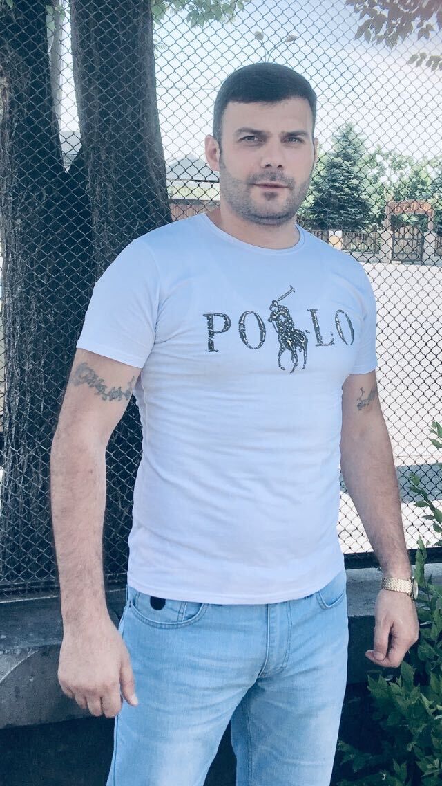  34842126  Leo, 37 ,    
