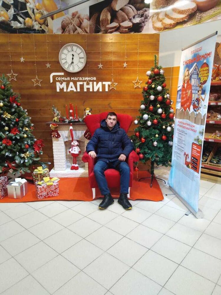  ,   Arkadi, 27 ,   ,   