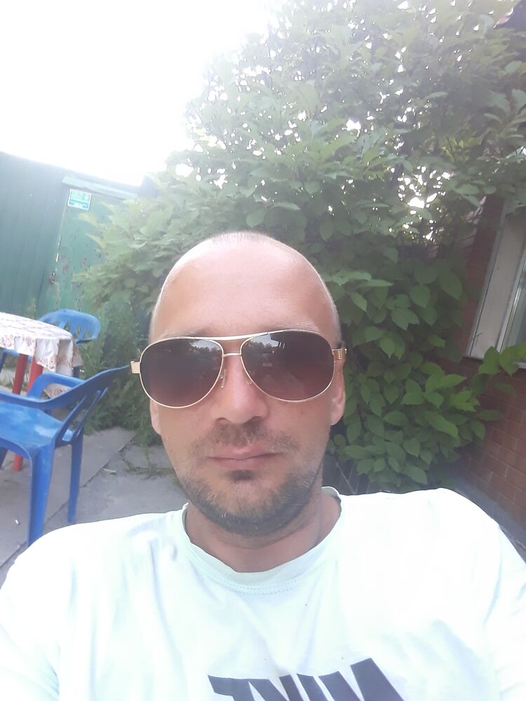  28048566  , 37 ,    