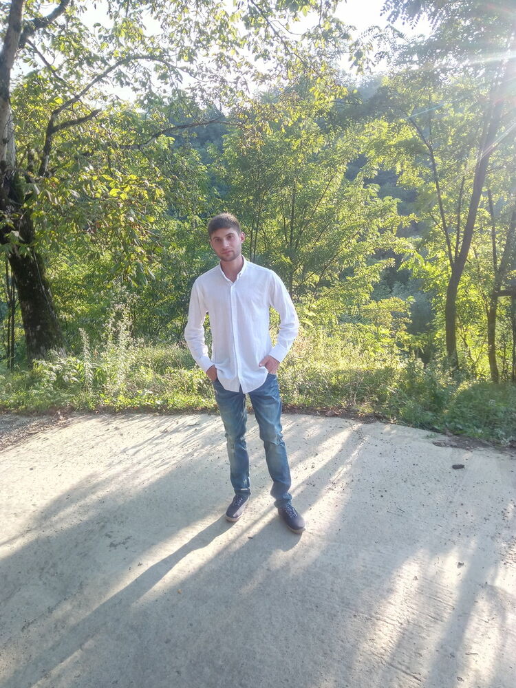  ,   Tornike, 25 ,     , c 