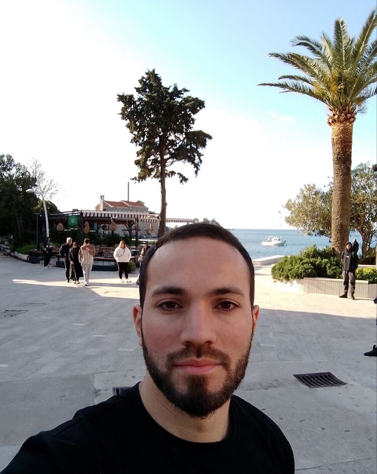  Podgorica,   Eyvaz, 35 ,   ,   