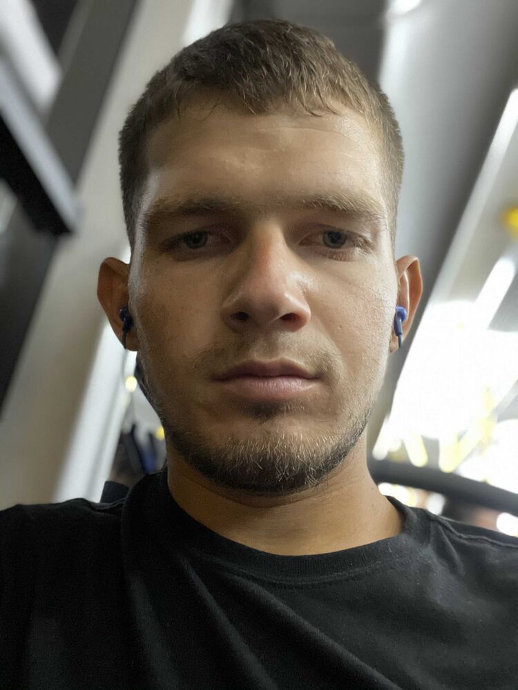  ,   Igor, 28 ,   ,   