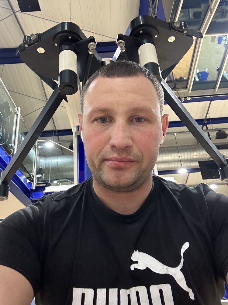  Deggendorf,   Vitalii, 30 ,     , c , 