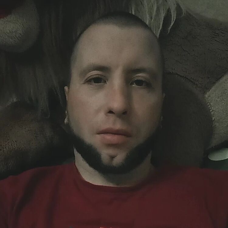  22159786  Artur, 37 ,    Praha