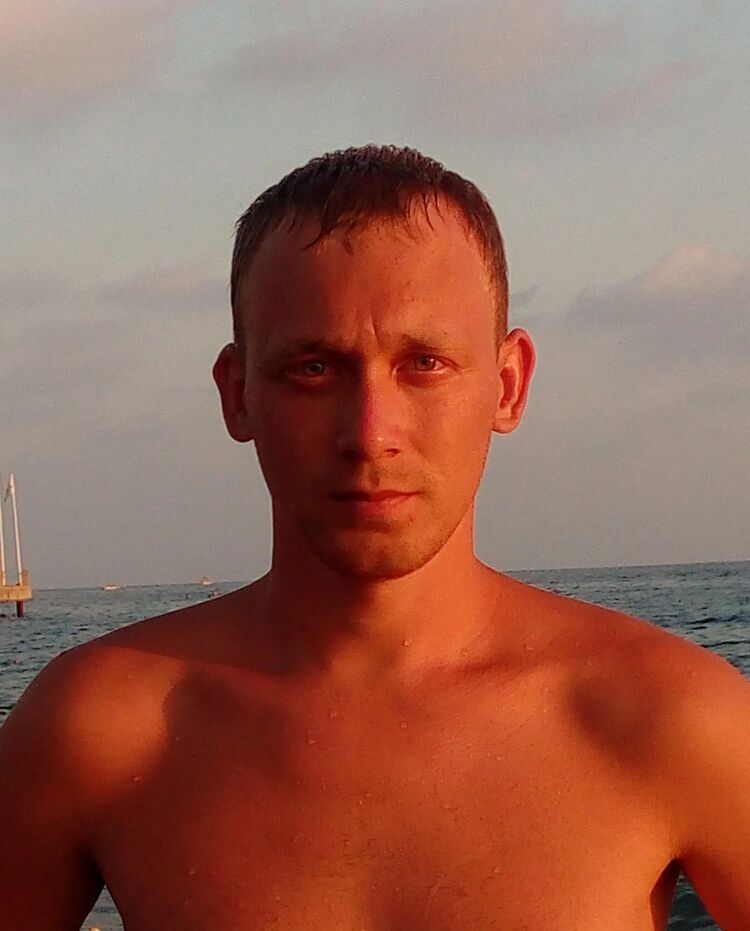  48322216  Vadim, 31 ,    