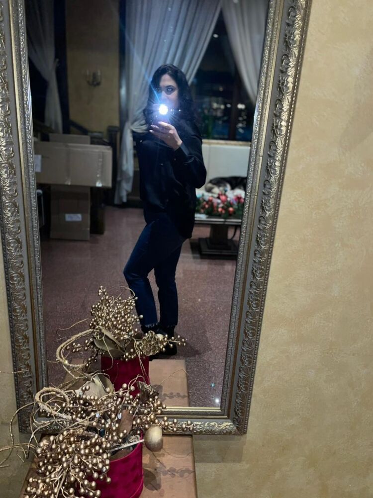  26094726  Alexandra, 29 ,    