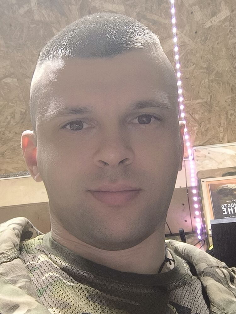  53546066  Georg, 31 ,    