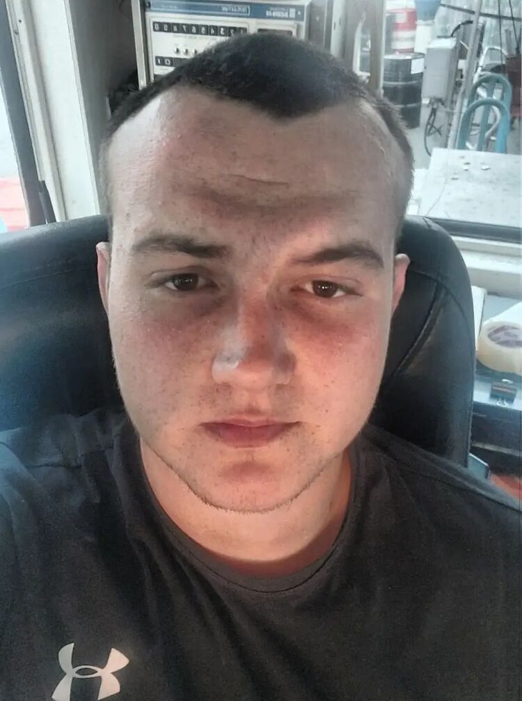  28445816  Vladimir, 24 ,    