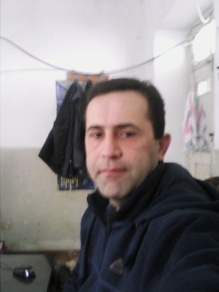  16860516  Gegam T _yan, 47 ,    