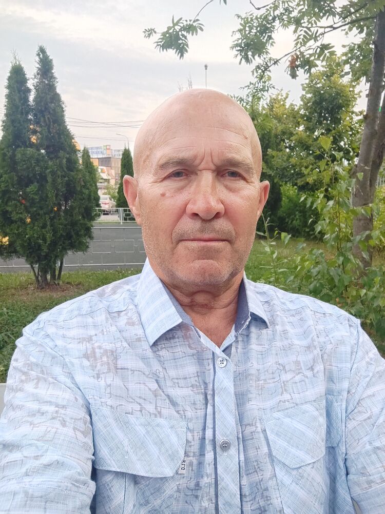  44886946  Nikolya, 75 ,    