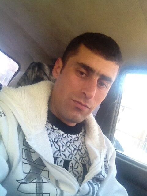  18526696  Armen, 36 ,    