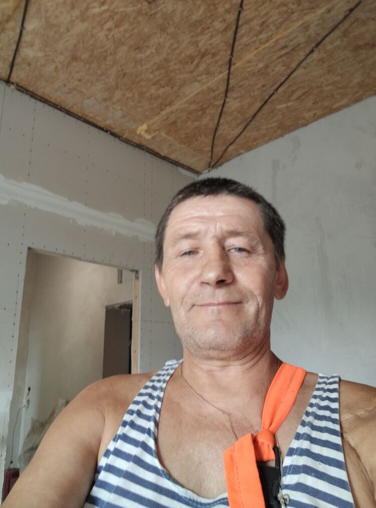  45218136  , 62 ,    