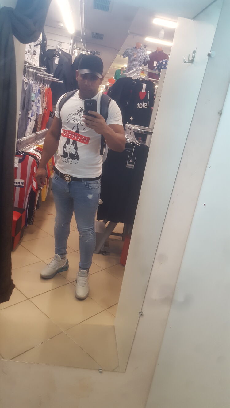  ,   Denys, 38 ,   ,   